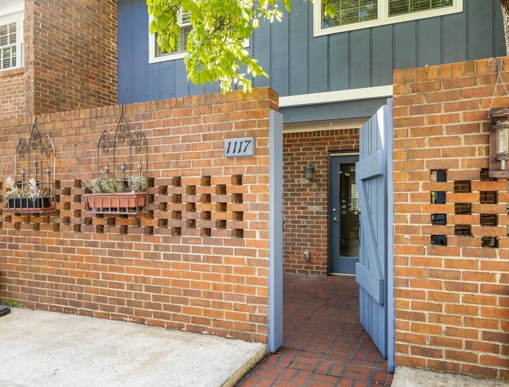 1117 Scott Blvd, Decatur GA  30030-1416 exterior