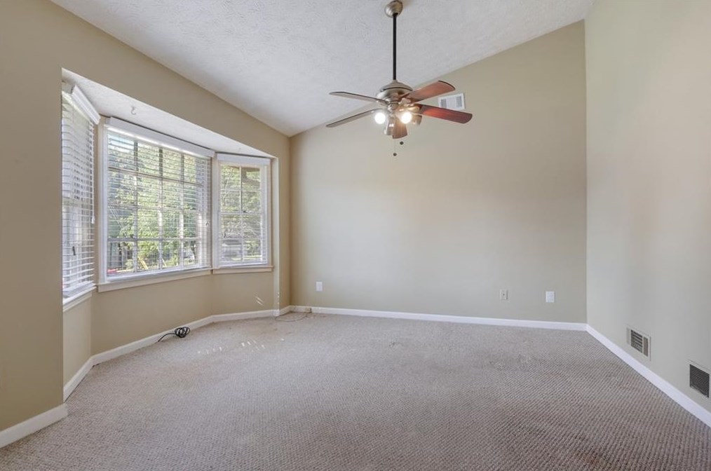 1359 Ashbrook Dr, Lawrenceville, GA 30043-4305