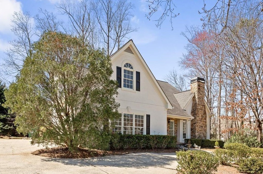 899 Forest Pond Dr, Marietta, GA 30068