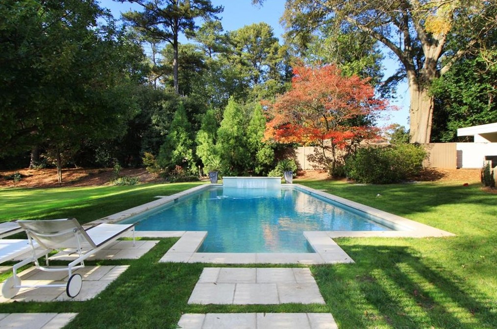2730 Ridgewood Rd, Atlanta GA  30327-1923 exterior