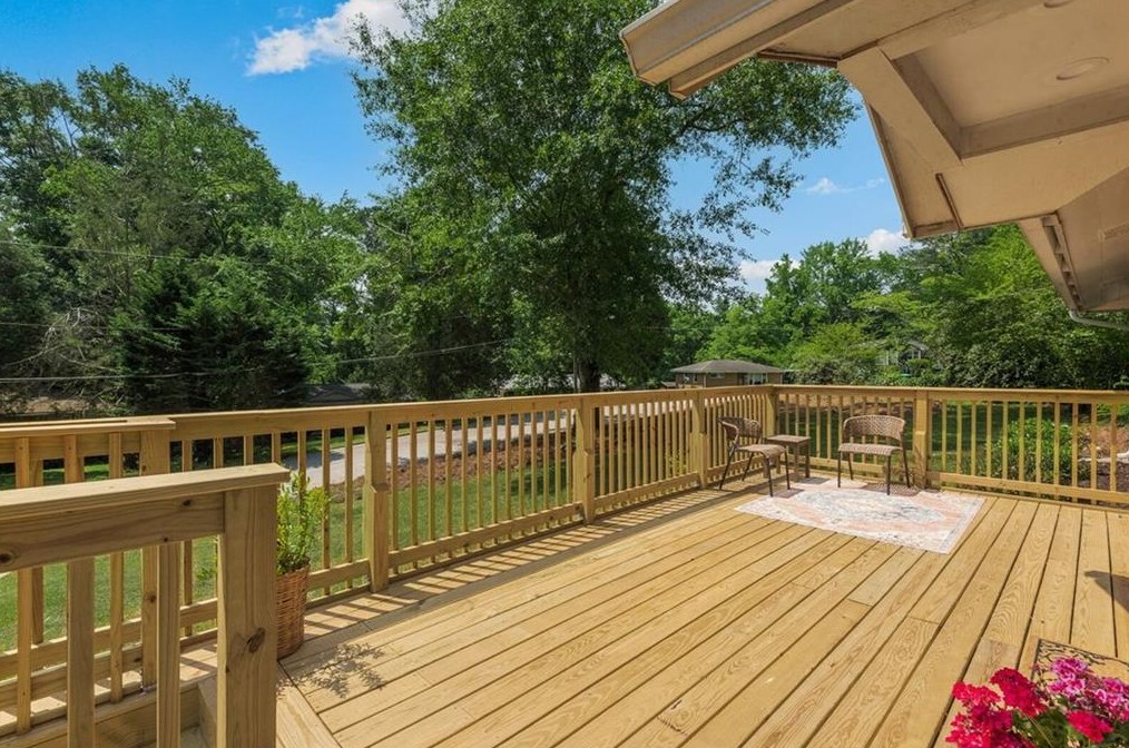 3070 Lindon Ln, Decatur GA  30033-3917 exterior