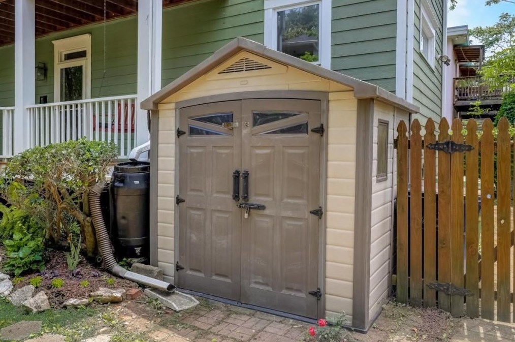 387 Oakland Ave, Atlanta GA  30312-2232 exterior