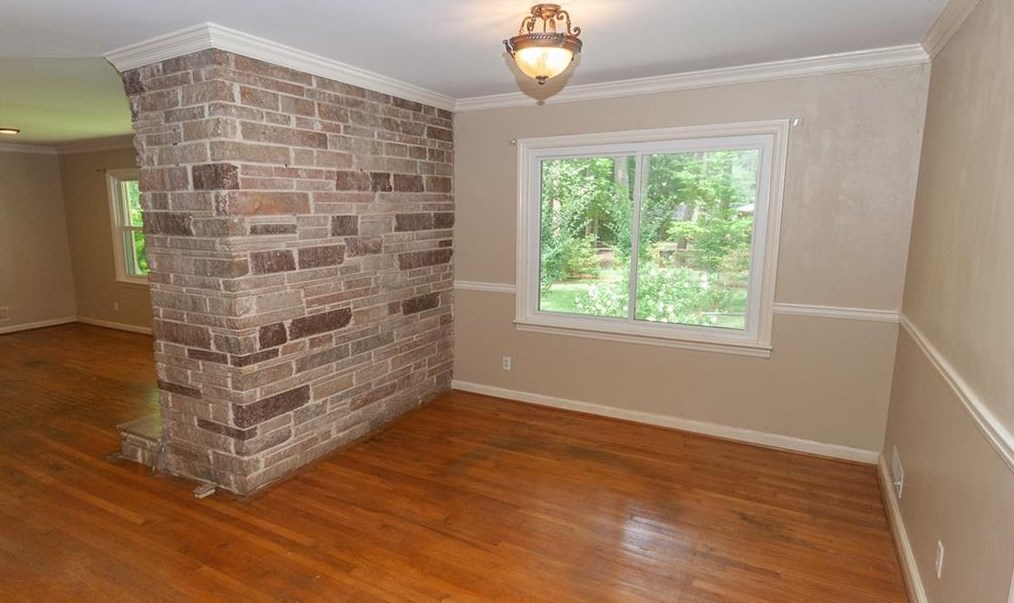 1555 Heatherwood Dr, Decatur GA  30033-1704 exterior