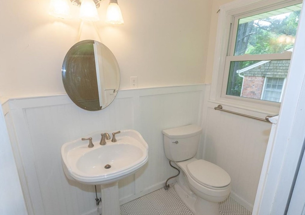 1555 Heatherwood Dr, Decatur GA  30033-1704 exterior