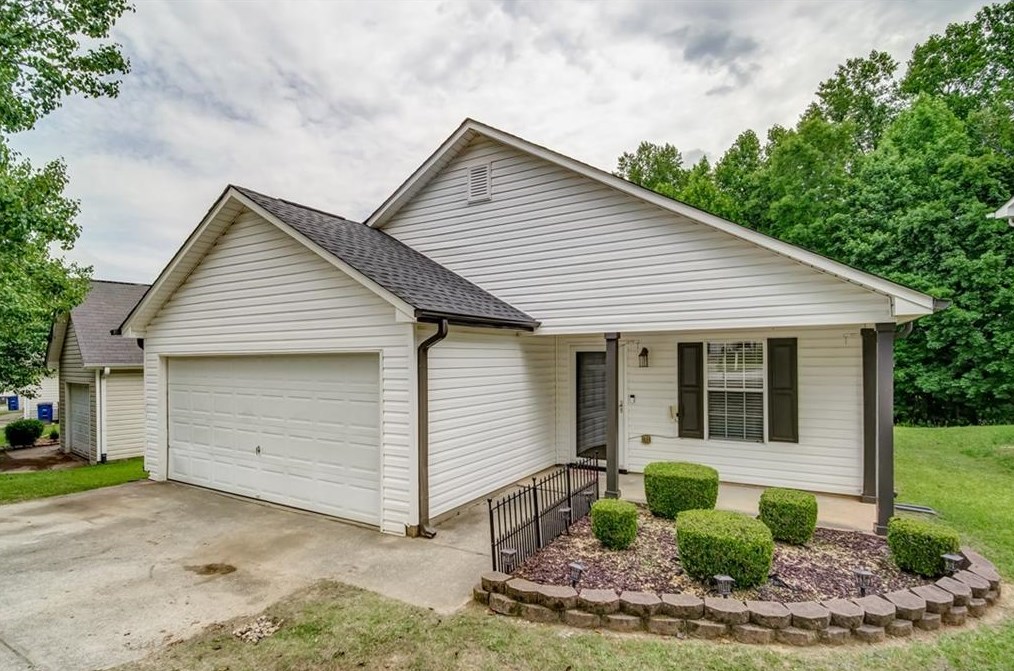 7156 Crystal Creek Pl, Douglasville GA  30134-7040 exterior