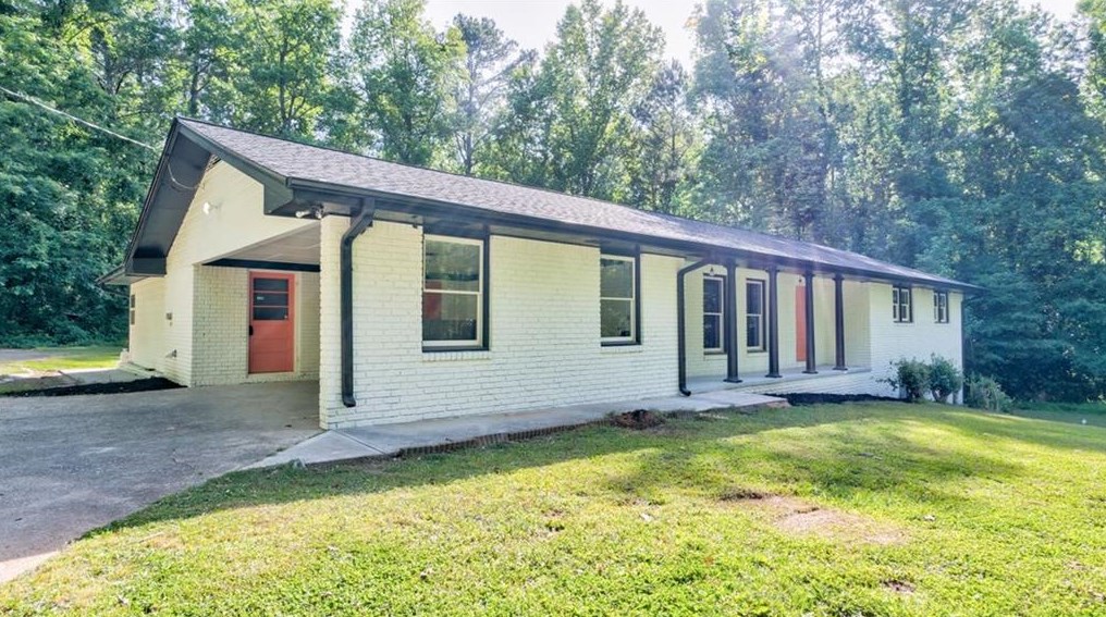 4330 Stonewall Tell Rd, Atlanta GA  30349-1714 exterior
