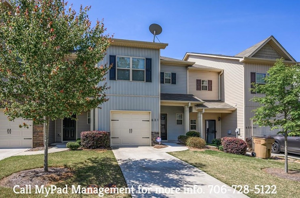 631 Oakside Pl, Acworth, GA 30102