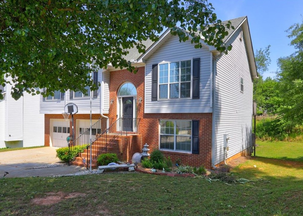 5520 Rolling Mist Ct, Flowery Branch, GA 30542-5164