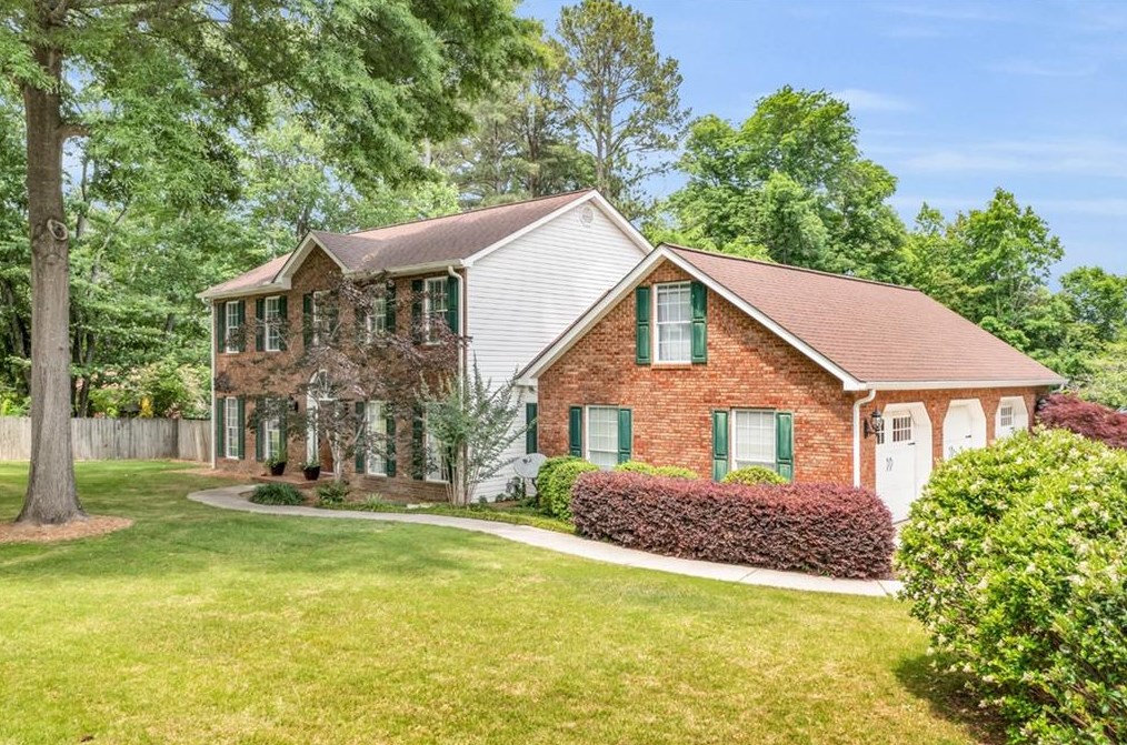 1099 Glen Cove Dr, Dalton, GA 30720