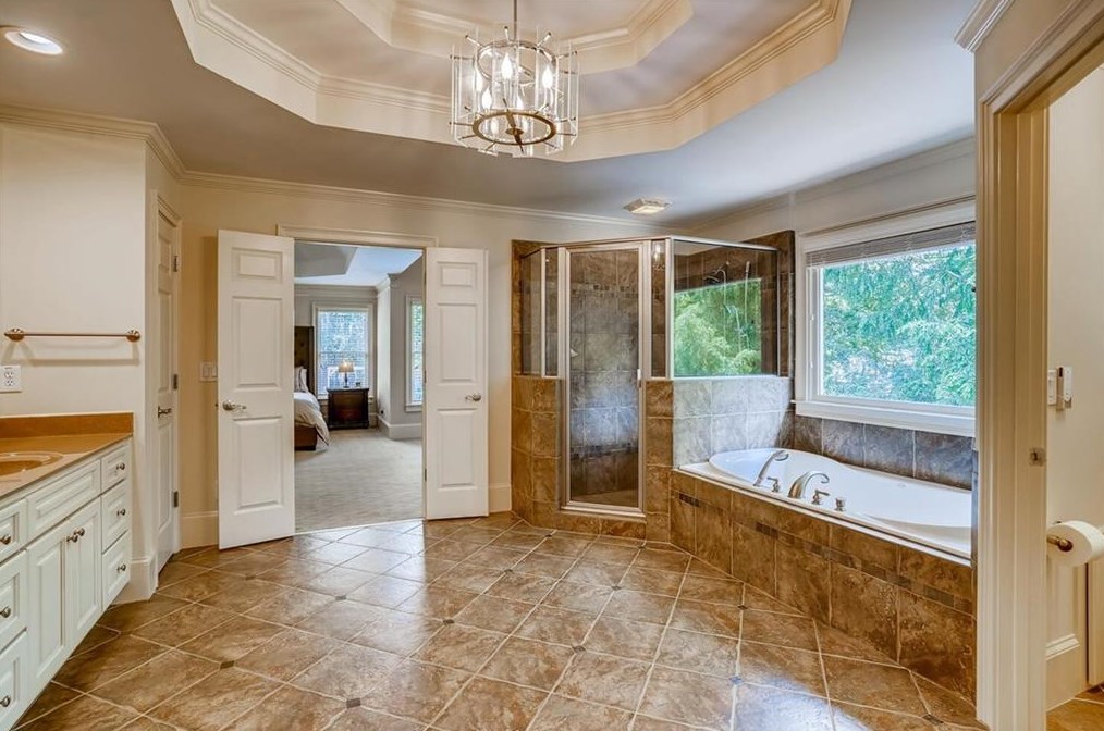 3761 Watkins Pl, Atlanta GA  30319-1826 exterior