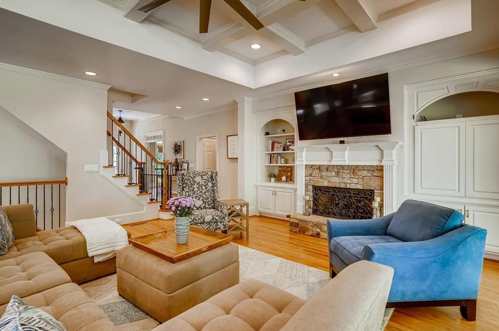 3761 Watkins Pl, Atlanta GA  30319-1826 exterior