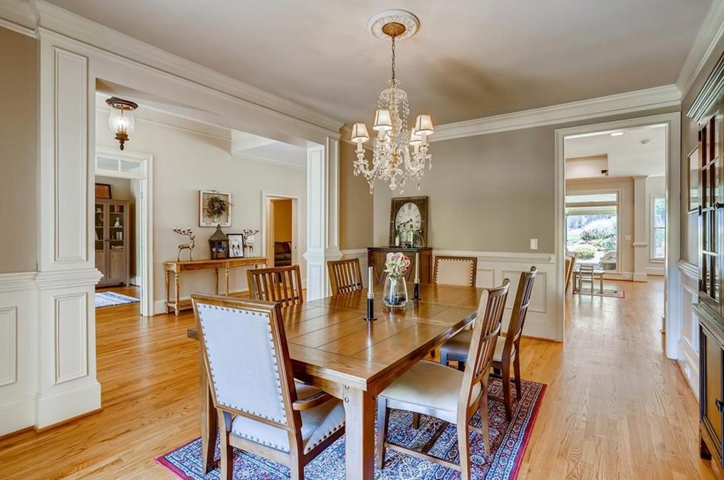 3761 Watkins Pl, Atlanta GA  30319-1826 exterior