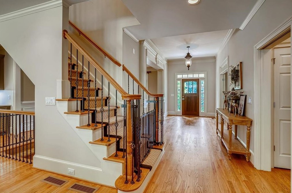 3761 Watkins Pl, Atlanta GA  30319-1826 exterior