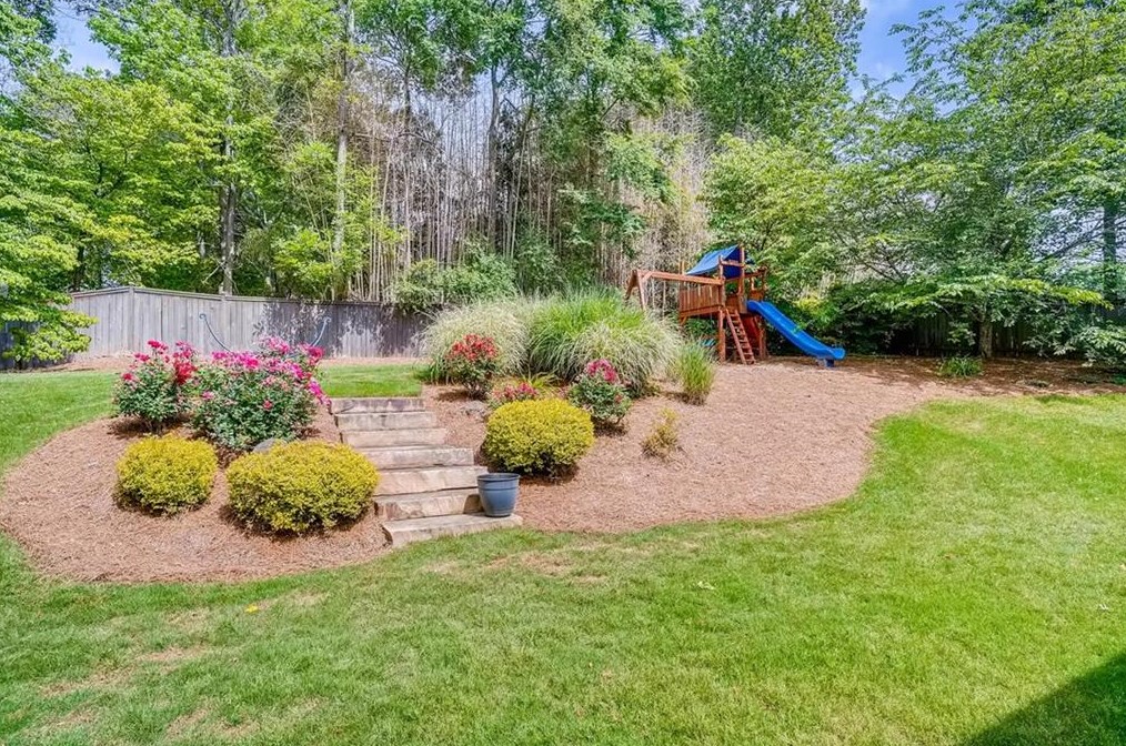 3761 Watkins Pl, Atlanta GA  30319-1826 exterior