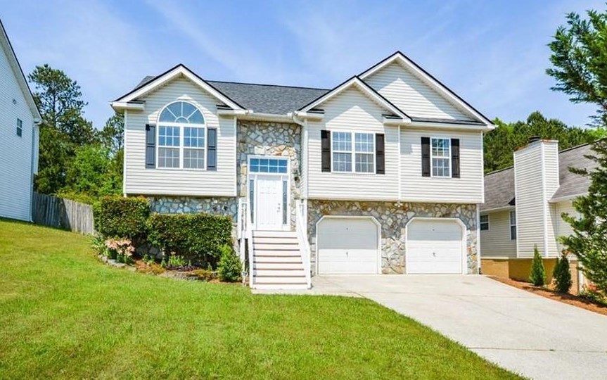 99 Richmond Dr, Hiram, GA 30141