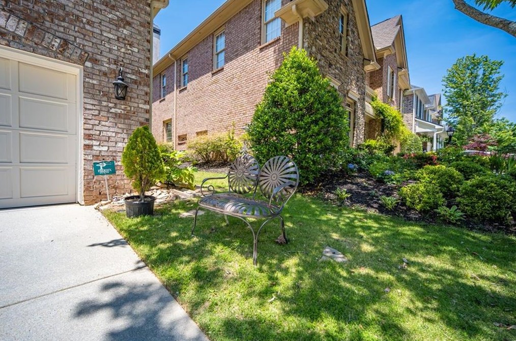 415 Wembley Cir, Atlanta GA  30328-6755 exterior