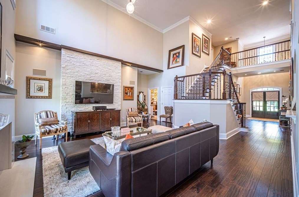 415 Wembley Cir, Atlanta GA  30328-6755 exterior
