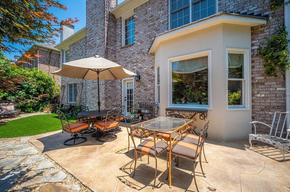415 Wembley Cir, Atlanta GA  30328-6755 exterior