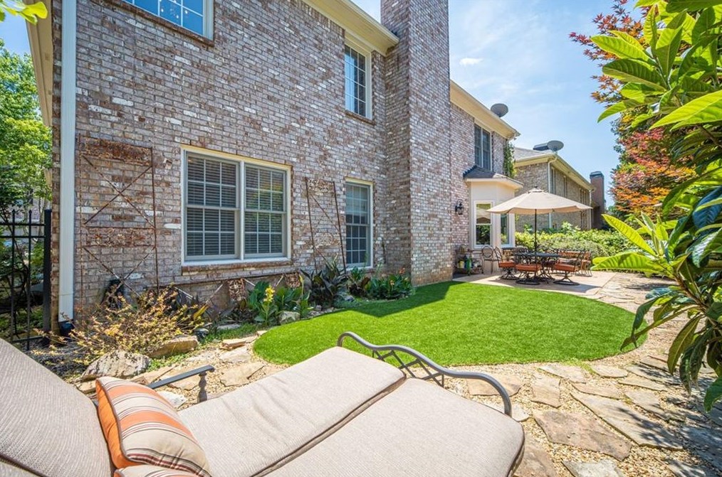 415 Wembley Cir, Atlanta GA  30328-6755 exterior