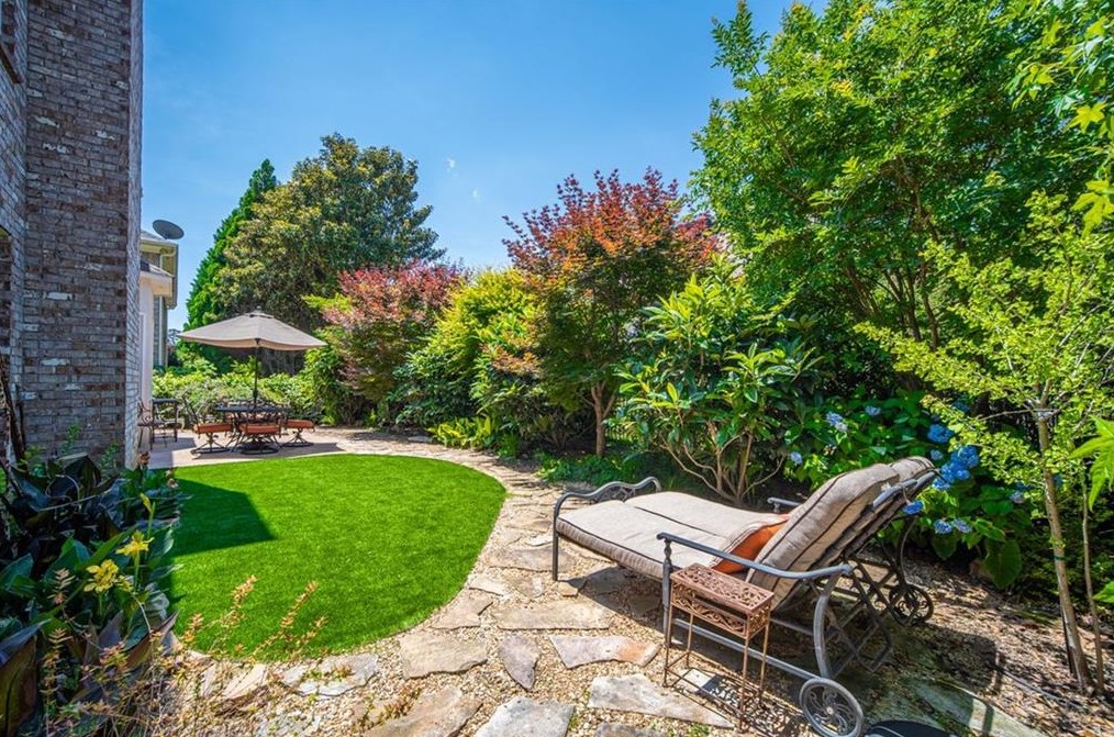 415 Wembley Cir, Atlanta GA  30328-6755 exterior