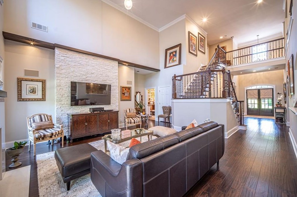 415 Wembley Cir, Atlanta GA  30328-6755 exterior