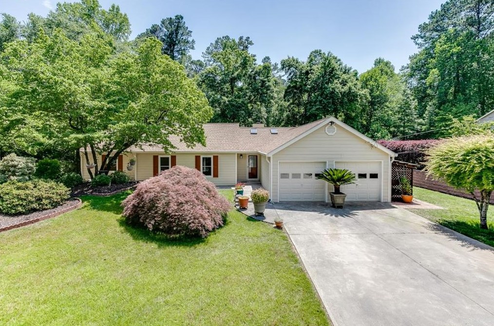 5808 Bay Pointe Sound, Acworth, GA 30101-4381