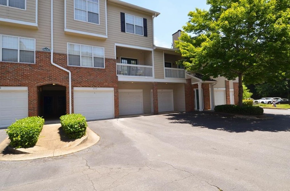 809 Vinings Forest Ln, Smyrna, GA 30080-3941