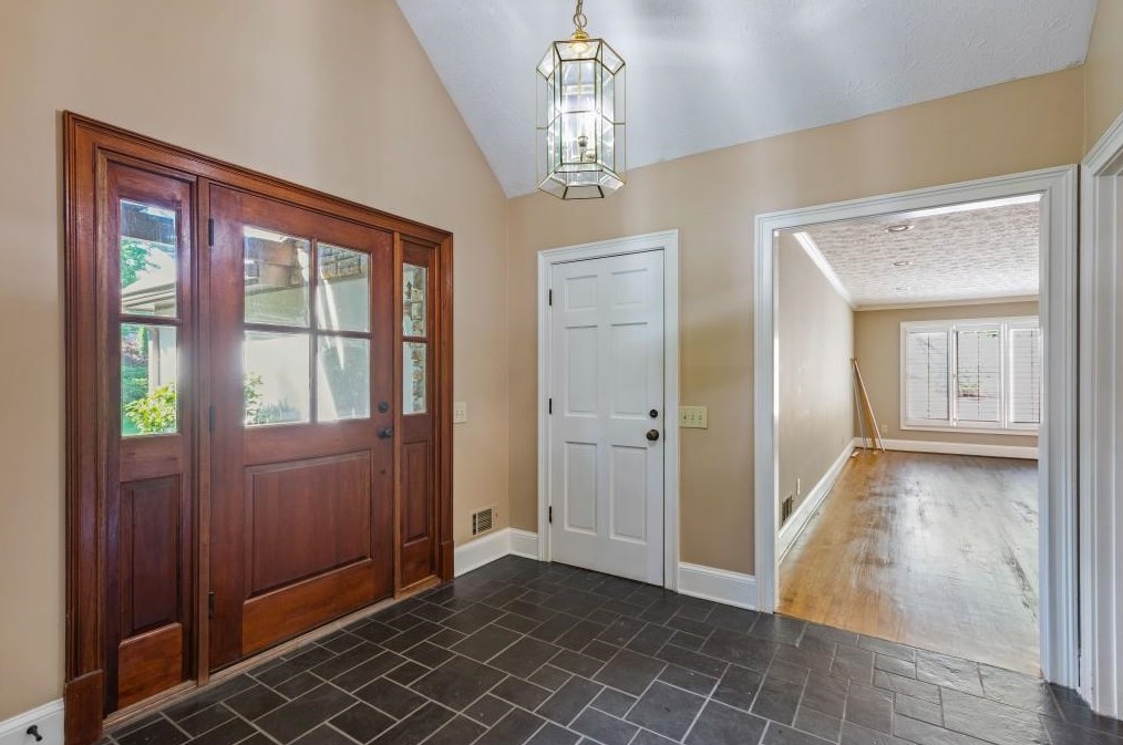 740 River Gate Dr, Atlanta, GA 30350-4621