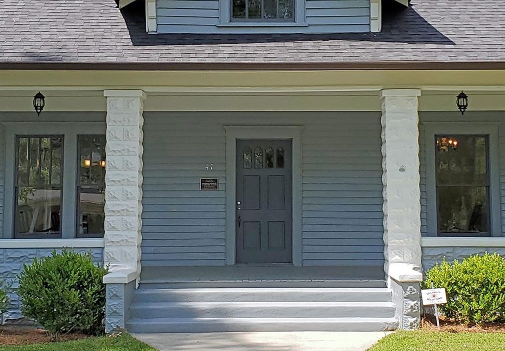 41 Taliaferro St, Tallapoosa, GA 30176-1299