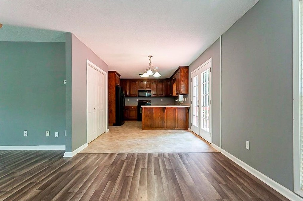 131 Oliver Ct, Douglasville GA  30134-5250 exterior