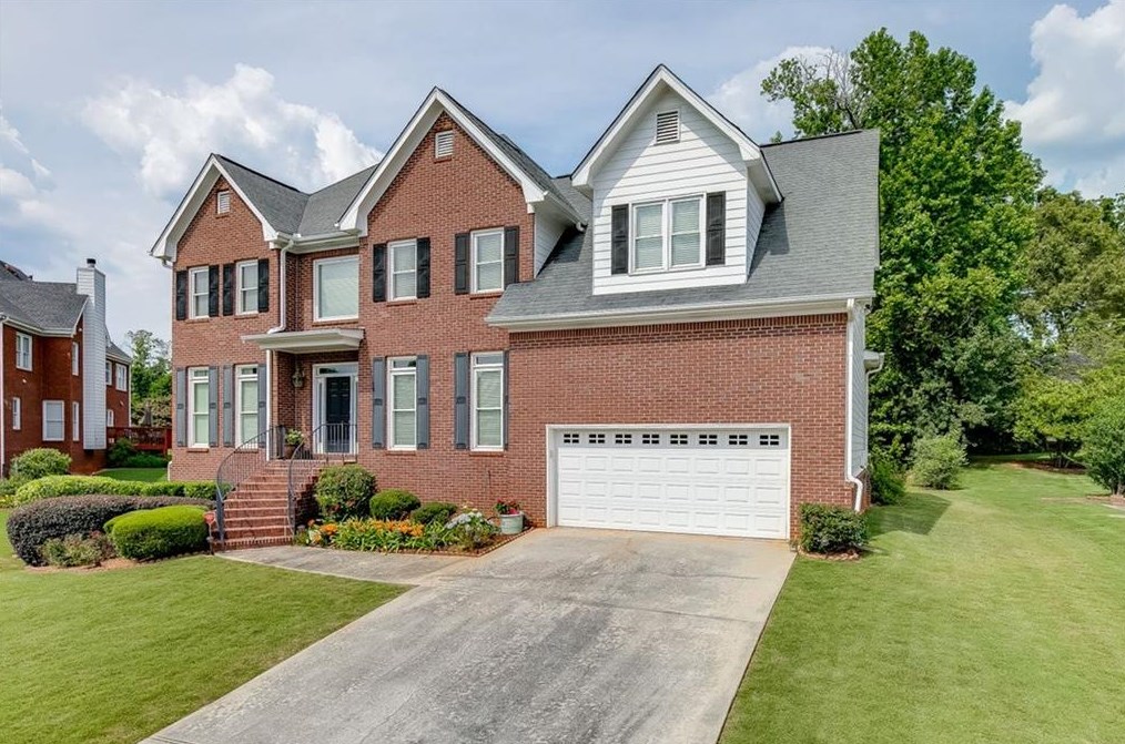 5770 Dovnick Dr Sw, Lilburn, GA 30047