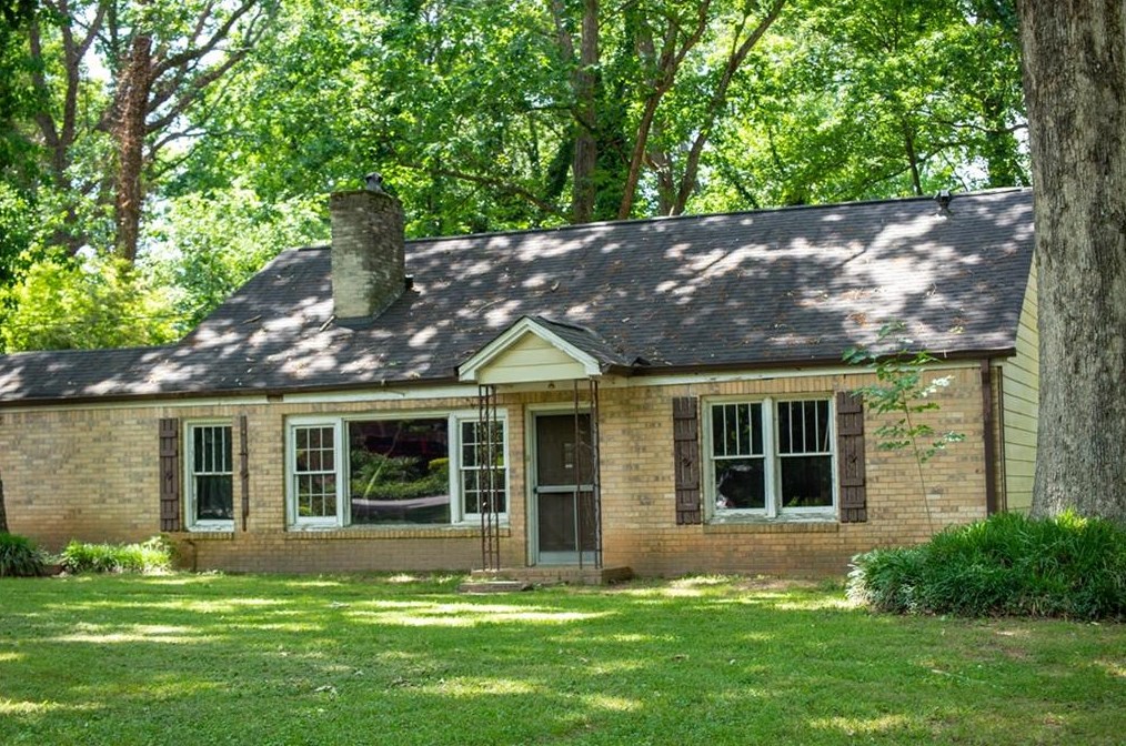 1033 Milam Cir, Clarkston, GA 30021