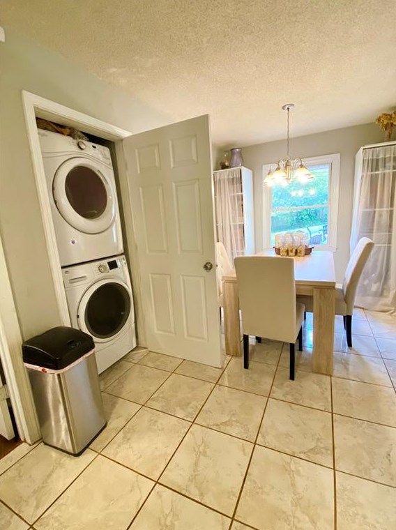 1886 Valencia Rd, Decatur GA  30032-5270 exterior