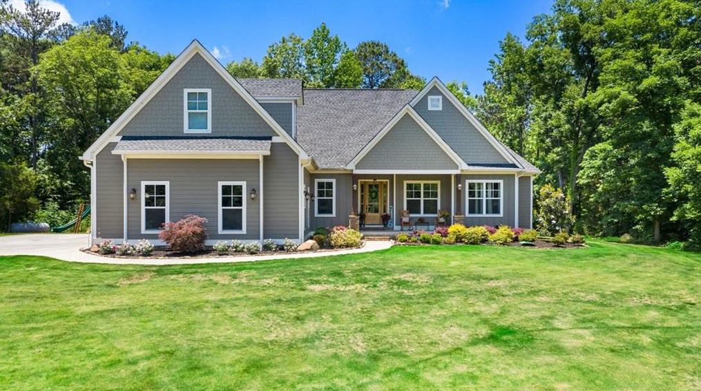 133 River Place Dr, Calhoun, GA 30701-1869
