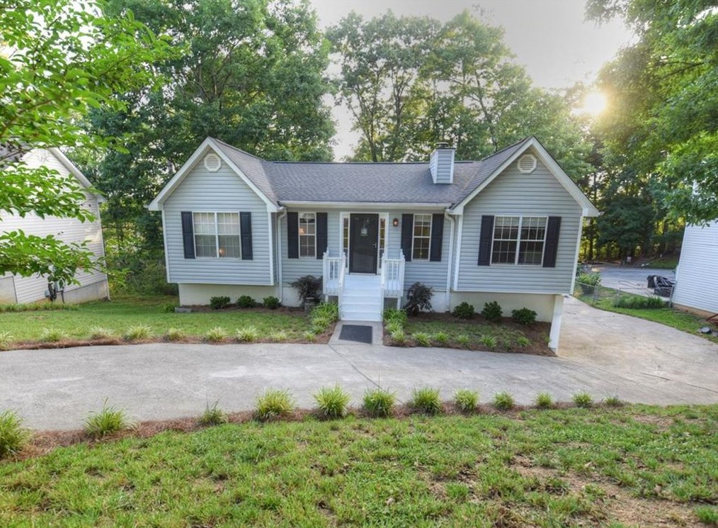 132 Overlook Dr, Calhoun, GA 30701-1794