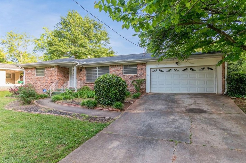 3217 Betty Cir, Decatur, GA 30032-2416