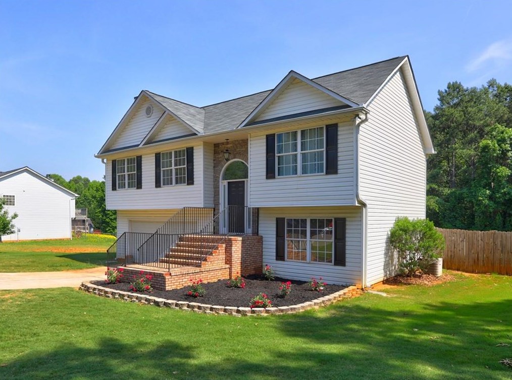 1403 Raymonds Rd, Monroe, GA 30656