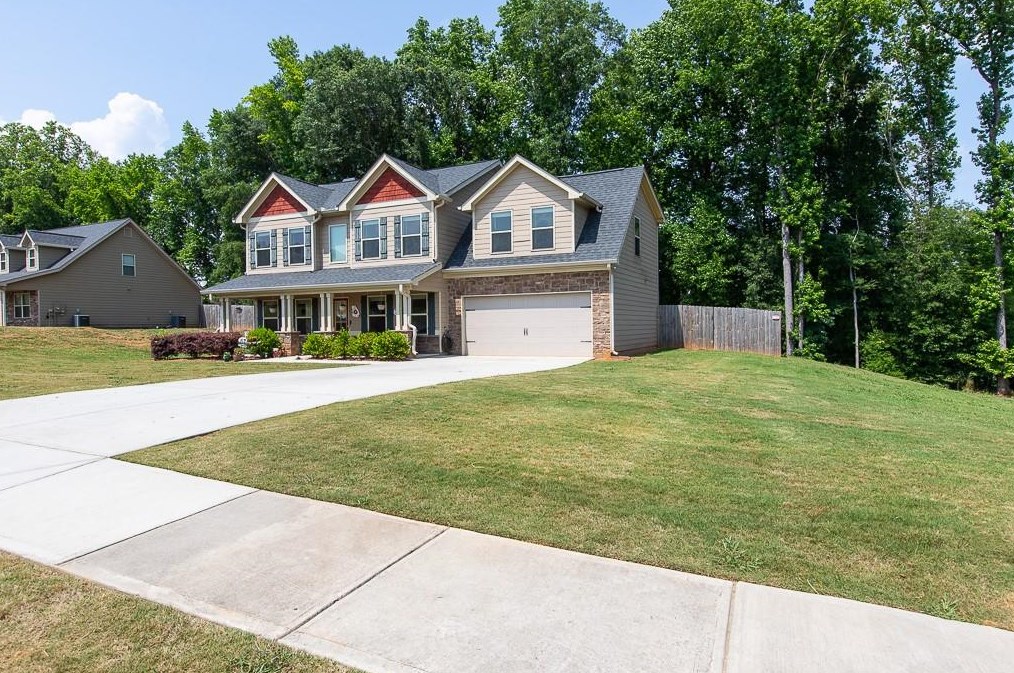 717 Lake Vista Dr, Jefferson, GA 30549