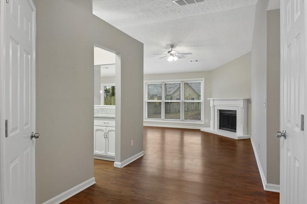 524 Seneca Dr, Lawrenceville, GA 30044-3816