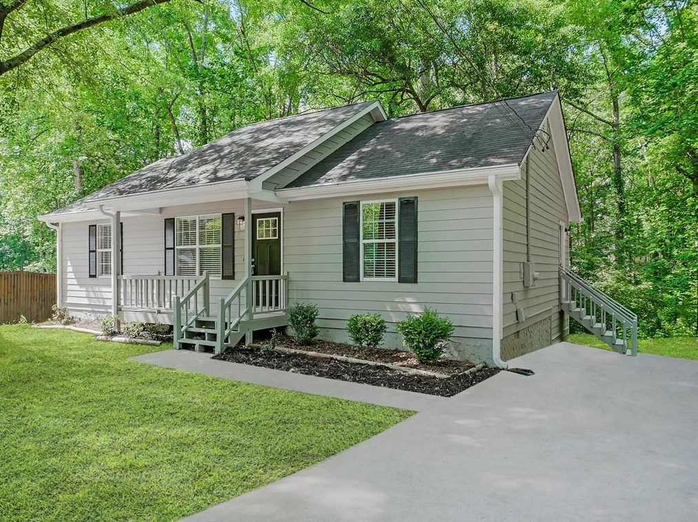 225 Peach Forest Pl, Douglasville, GA 30134
