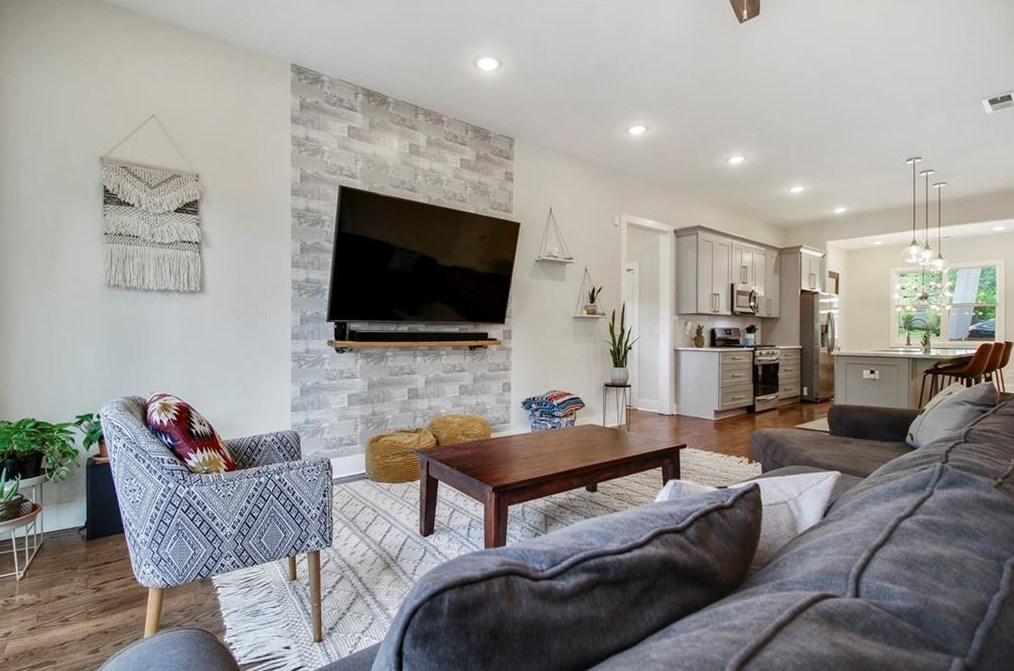 3060 Glendale Ct, Decatur GA  30032-5802 exterior