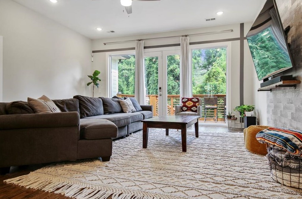 3060 Glendale Ct, Decatur GA  30032-5802 exterior