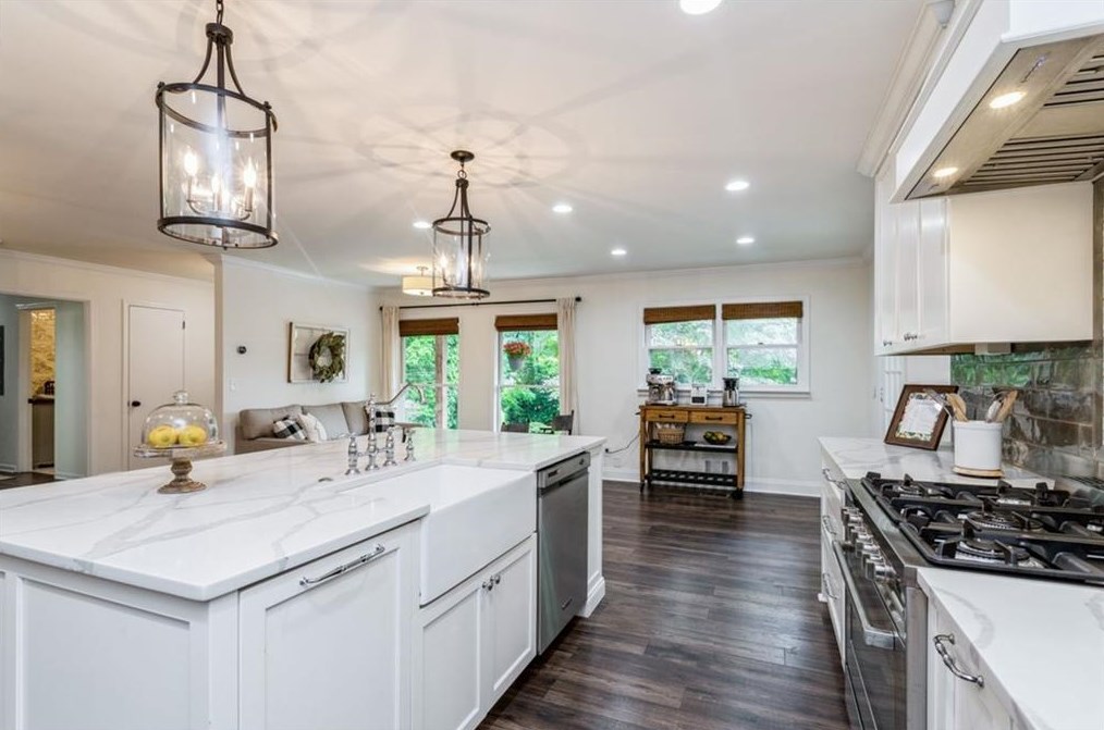 2000 Westwood Cir, Smyrna GA  30080-5851 exterior
