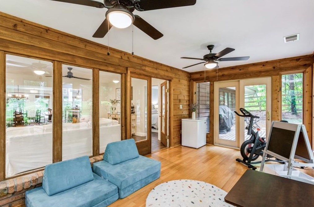 2000 Westwood Cir, Smyrna GA  30080-5851 exterior