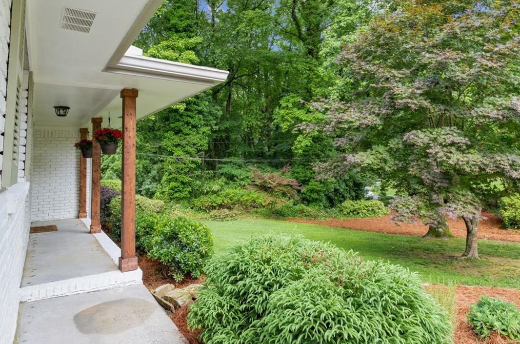 2000 Westwood Cir, Smyrna, GA 30080-5851