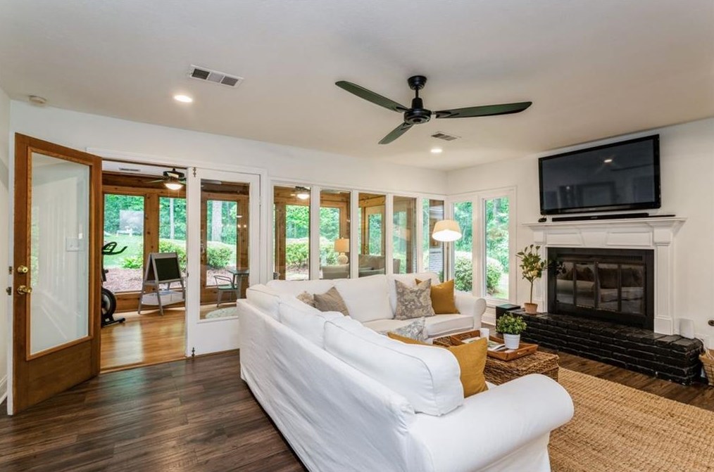 2000 Westwood Cir, Smyrna GA  30080-5851 exterior