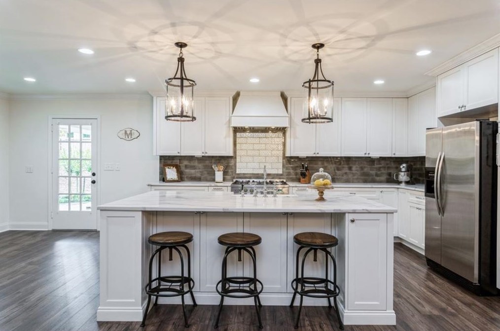 2000 Westwood Cir, Smyrna GA  30080-5851 exterior