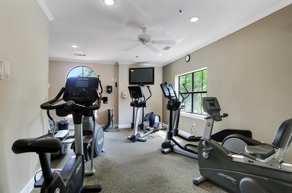 3777 Peachtree Rd, Atlanta GA  30319-5248 exterior