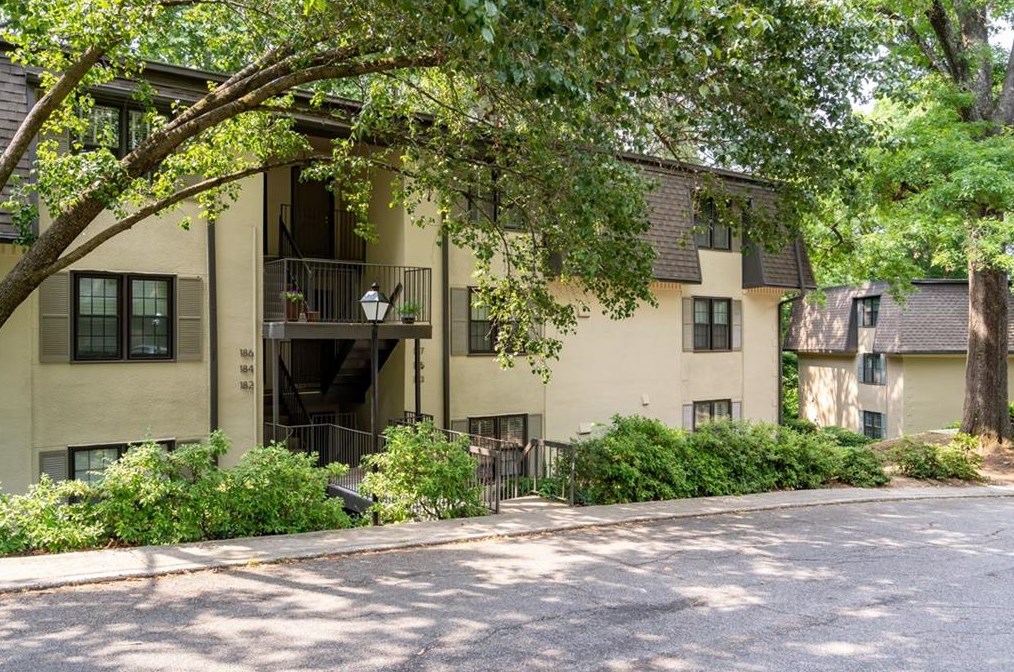 187 Triumph Dr, Atlanta, GA 30327-1048