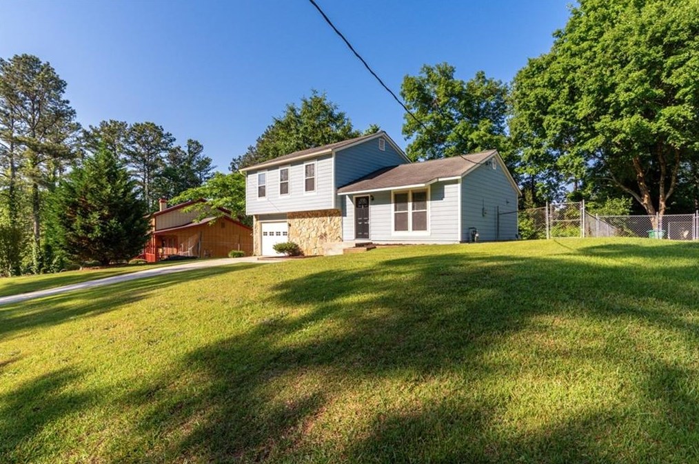 1420 Harbins Ridge Dr, Norcross, GA 30093-2234